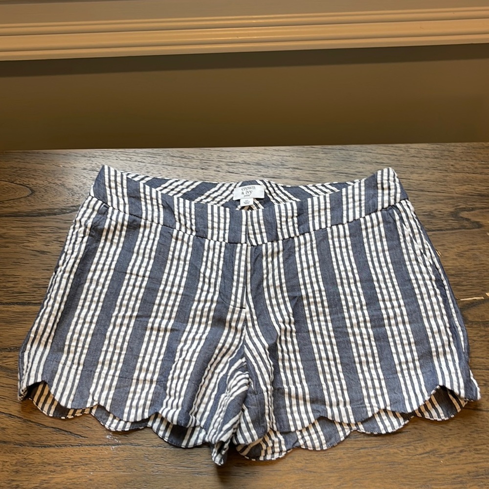 Crown & ivy petite shorts.  Size 2P